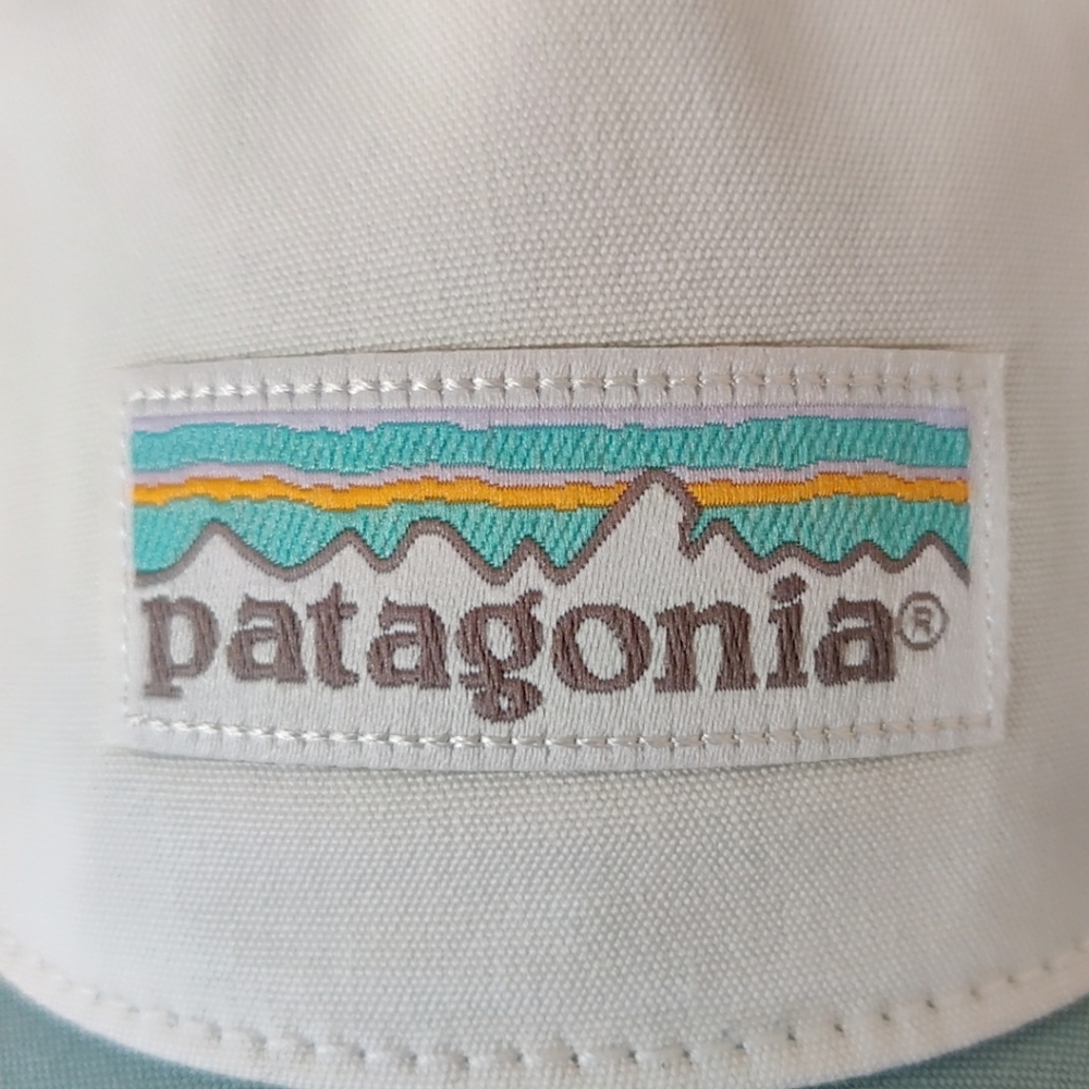 W's Patagonia Pastel P-6 Label Layback Trucker Hat - Picture 3 of 7